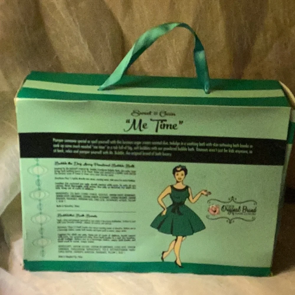 Nib Luxe bath set- Me Time pampering gift set, Sweet & Clean Scent, Mr. bubble